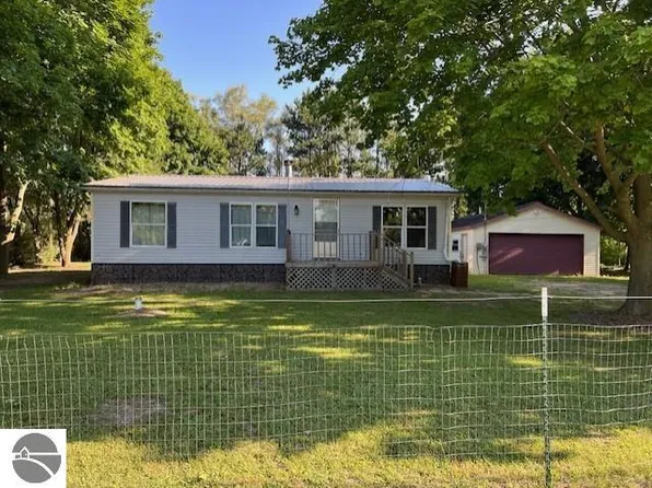 10578 North St, Sumner, MI 48889