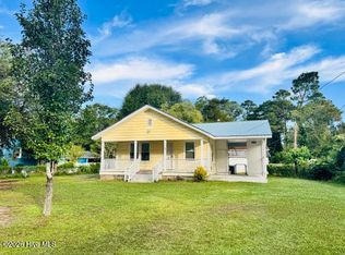 26 Silver Lake Rd, Wilmington, NC 28412