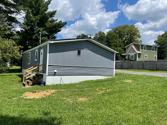 2nd image of 224 Gliden St