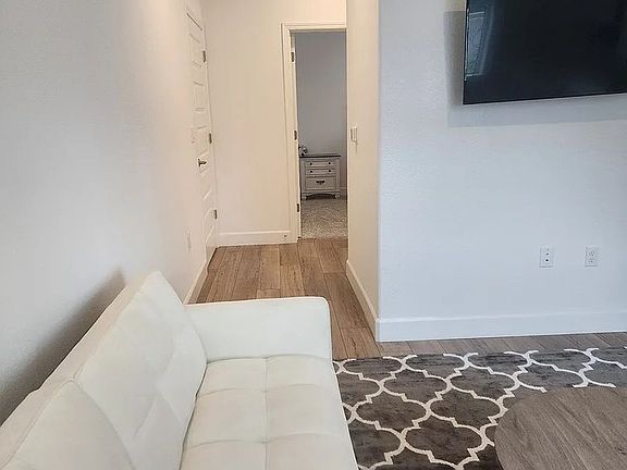 3rd image of 10742 Reeve Ct