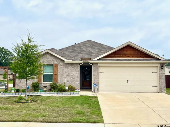 1206 Hidden Valley Dr, Chandler, TX 75758