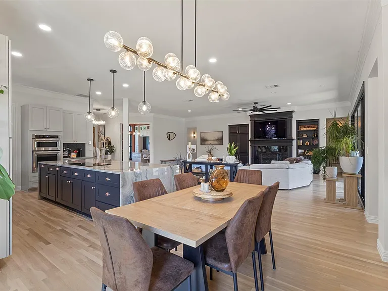 1504 Brook Ln — Photo 11