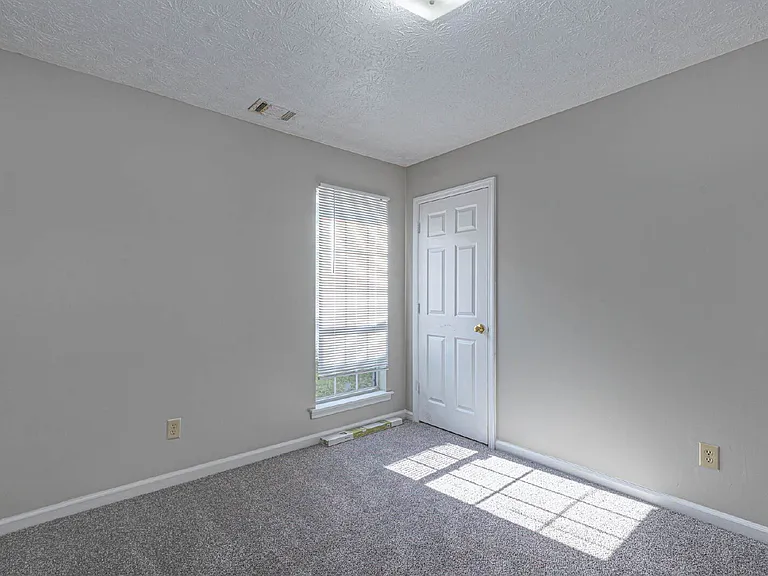 5713 Marlette Ct — Photo 12