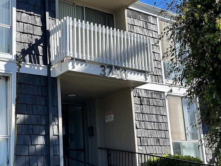 LUXURY LIVING AT AN AFFORDABLE PRICE — Photo 5