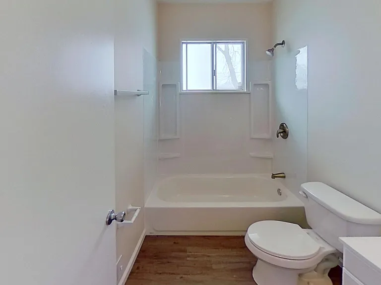 831 Parkcrest Dr #C — Photo 5