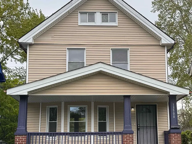 13500 Eaglesmere Ave — Photo 1
