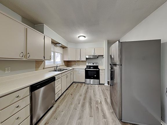 3rd image of 11707 Fremont Ave