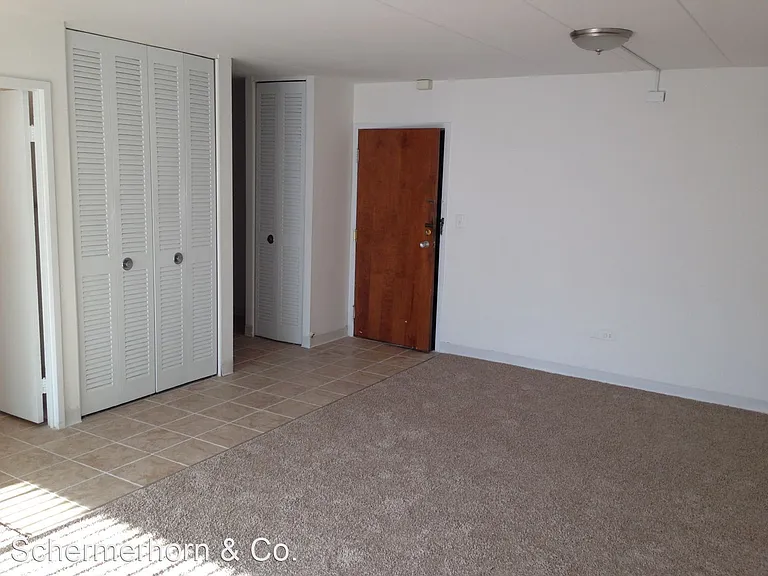 141 Green Bay Rd — Photo 5