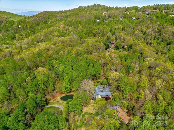74 Solar Ln, Hendersonville, NC 28739