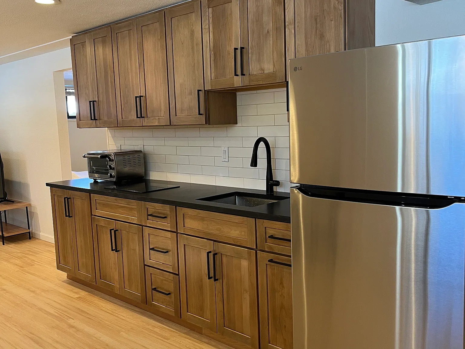 1 bed, 650 sqft, $2,000 — Photo 2