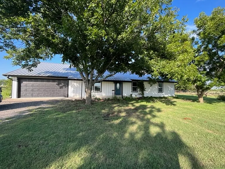 5145 County Road 1224A — Photo 2