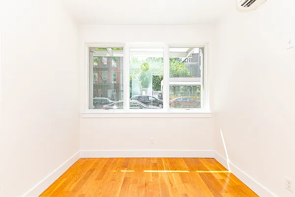 Rented by MySpaceNYC | media 76