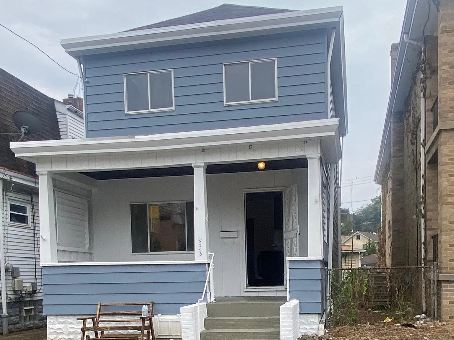 933 Russellwood Ave — Photo 1