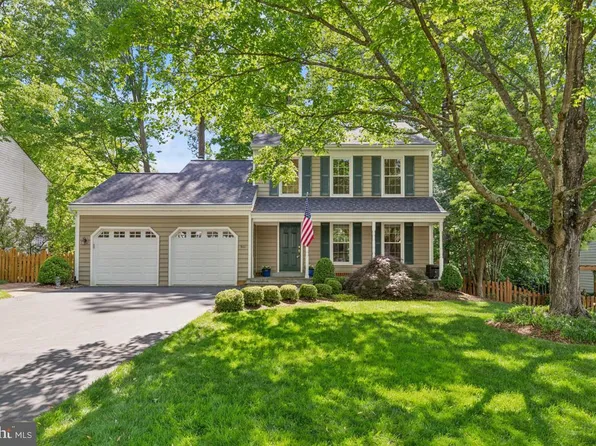 9111 Blue Jug Lndg, Burke, VA 22015