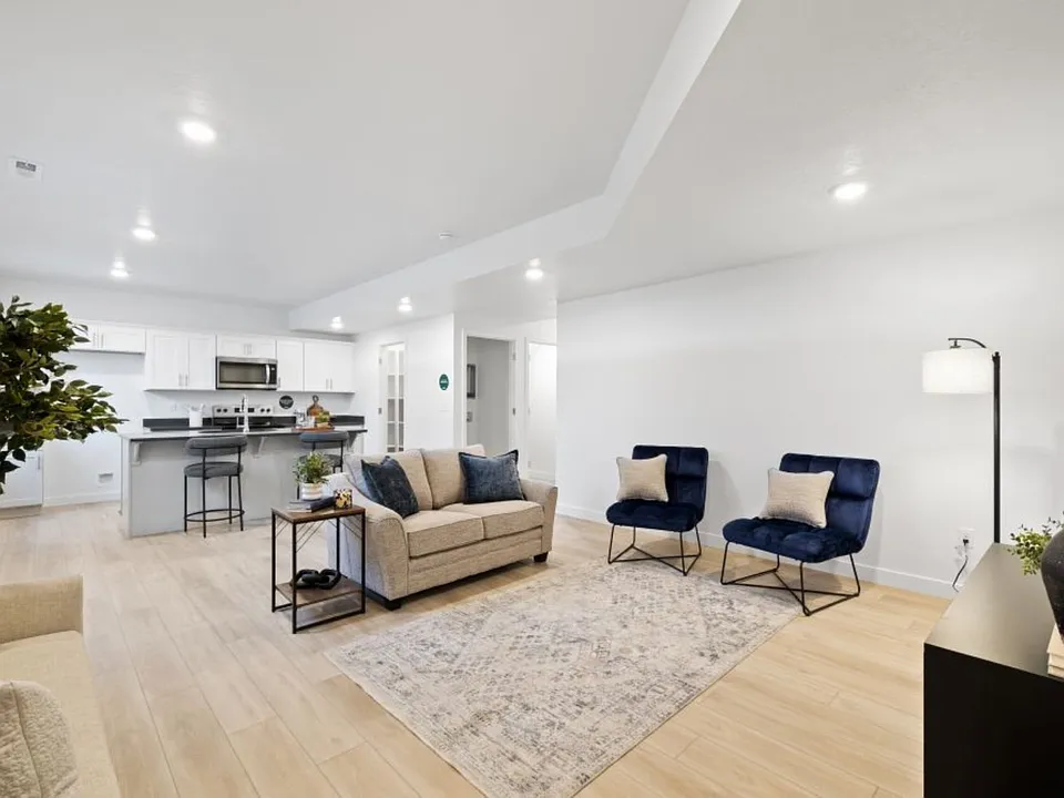 1885 W Center St #1