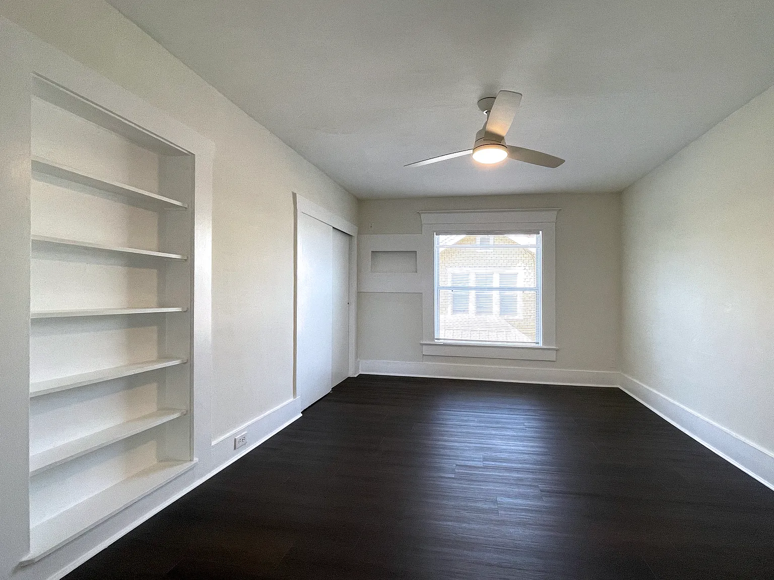 2 bed, 950 sqft, $2,250 — Photo 2