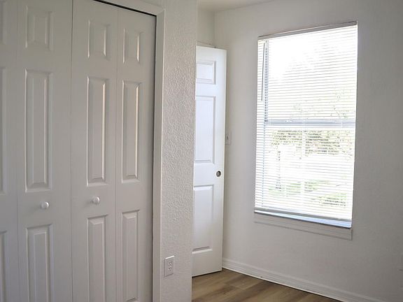 4th image of 839 Woods Ave #843