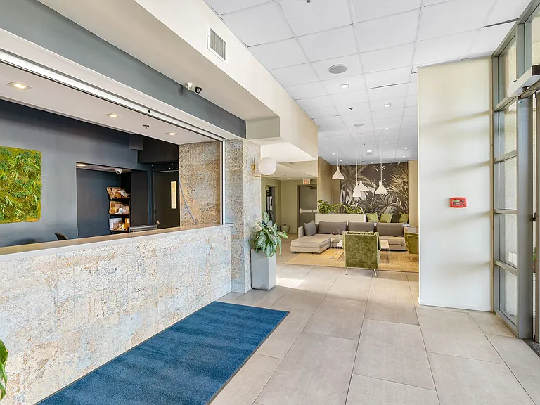 Front desk/Lobby area