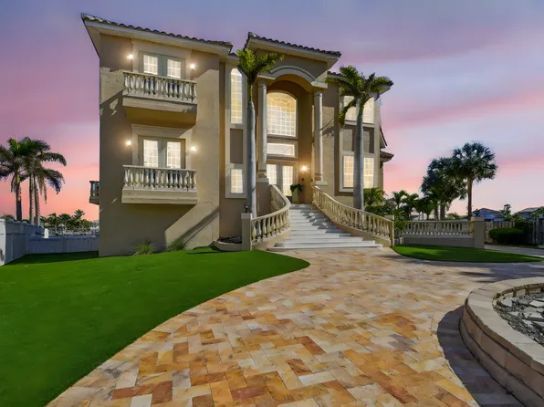 6025 Kipps Colony Dr E, Gulfport, FL 33707