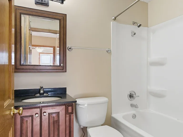 Griffin Court Apartments — Photo 13