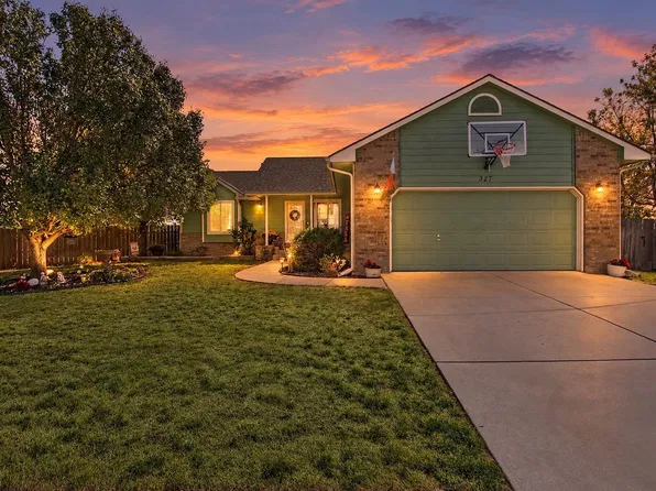 327 Wheatridge Ct, Newton, KS 67114