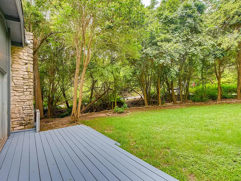 1208 Yaupon Valley Rd #A — Photo 2