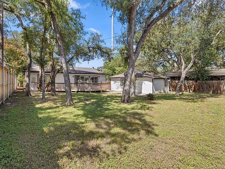 1804 Northwood Rd — Photo 25