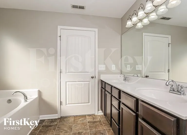 805 Avatar Ct — Photo 9