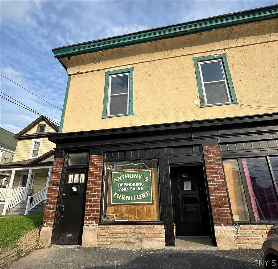 2 bed, 1.0 bath, 750 sqft, $1,200 — Photo 1