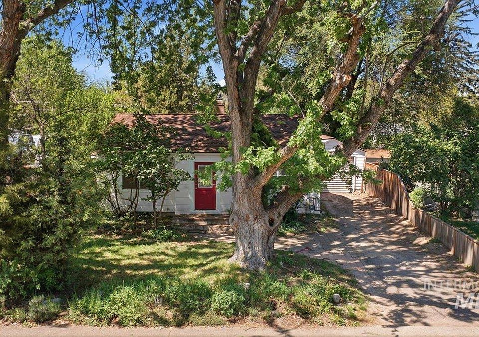 1st image of 317 N Hillview Dr