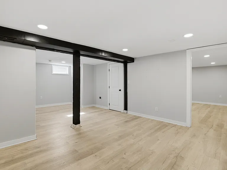 4714 N Elm St — Photo 30