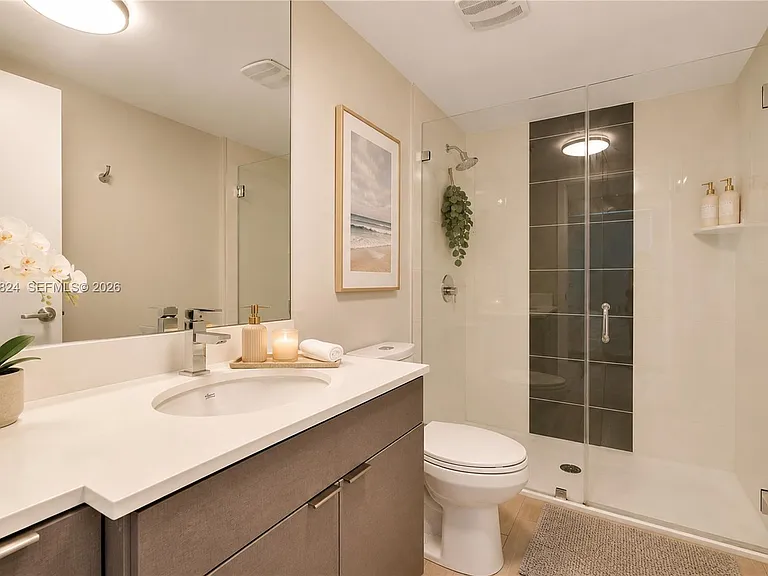 321 NE 26th St #806 — Photo 17