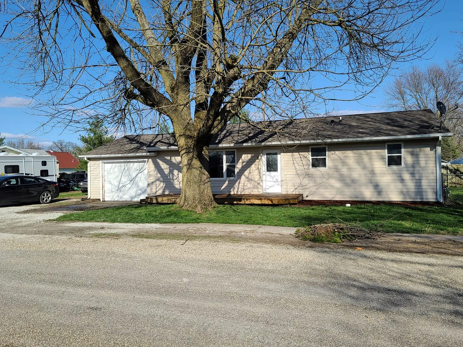 8 Elm Dr photo 1
