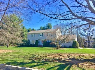 5 Heather Hill Way, Lebanon, NJ 08833