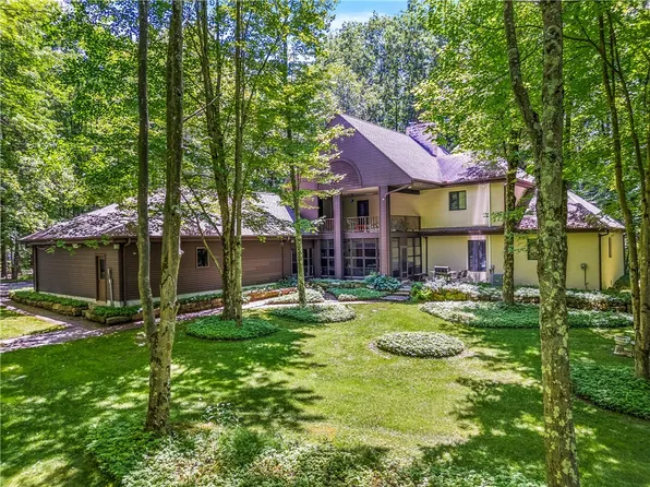 3611 Cardinal Dr, Sharpsville, PA 16150