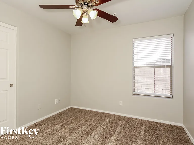 1491 S 171st Ln — Photo 10