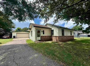 520 Austin Ave, Bridge City, TX 77611