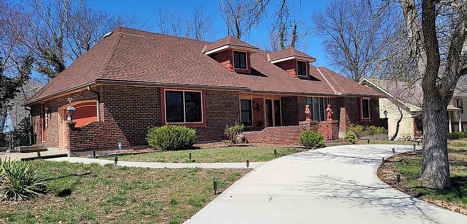 2nd image of 7624 Englewood Ave