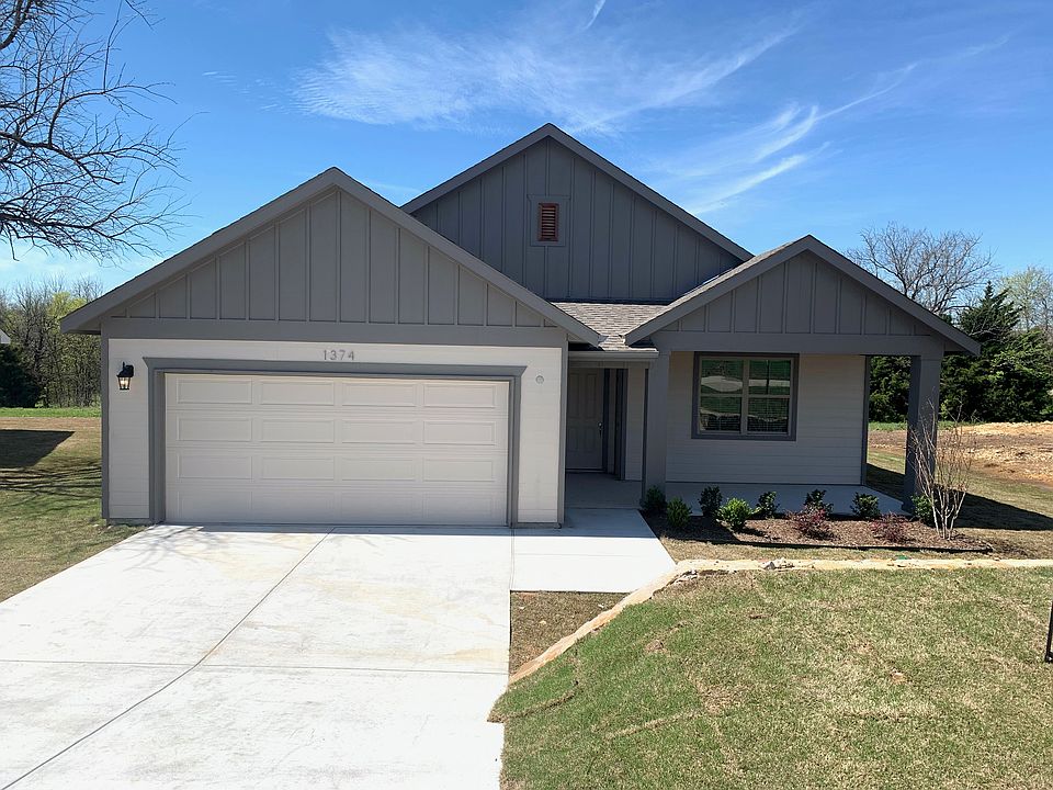 1st image of 1374 Green Field Dr