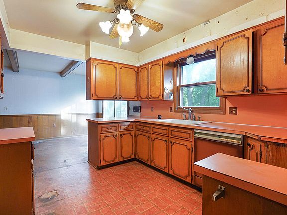 4th image of 5738 Pineknoll Ct SE