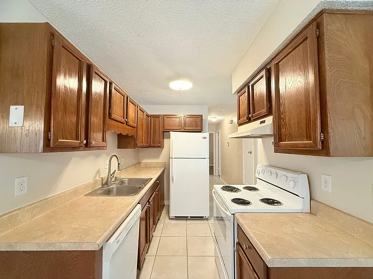 9345 Chisholm Rd #I4 — Photo 4
