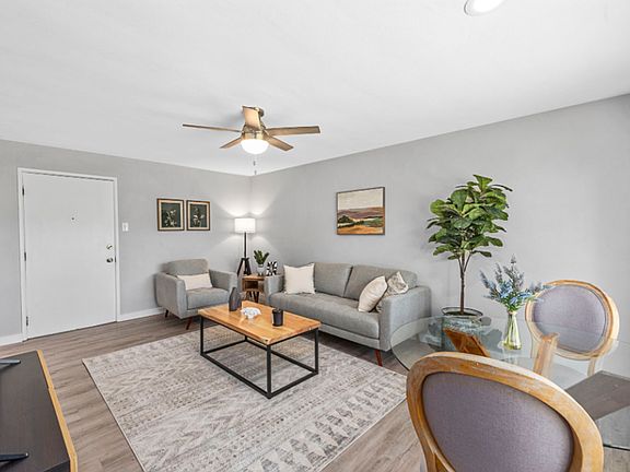 5th image of 7201 Five Gravois Rd #7205-2L