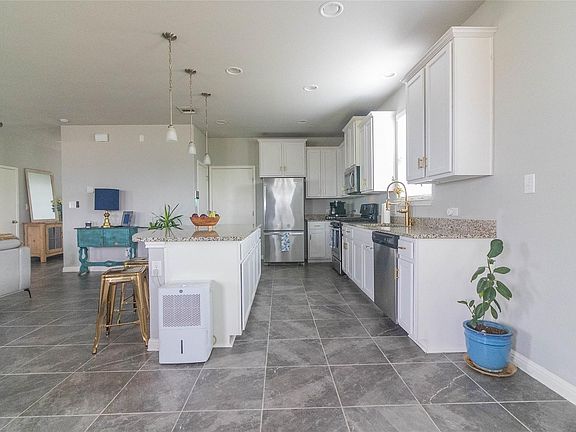 4th image of 661 Cinnamon Teal Ln