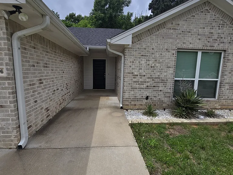 19866 Meadow West Ln — Photo 2
