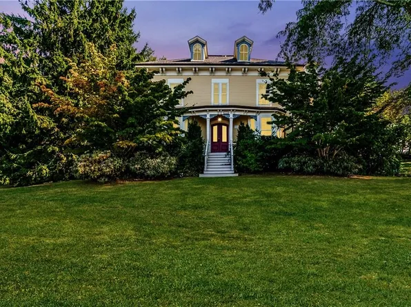 1616 Main Rd, Tiverton, RI 02878