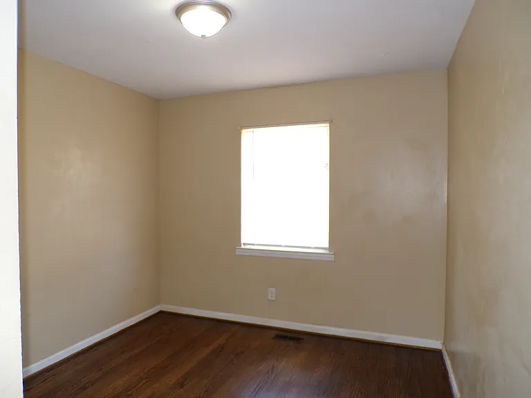 5709 Court H — Photo 6