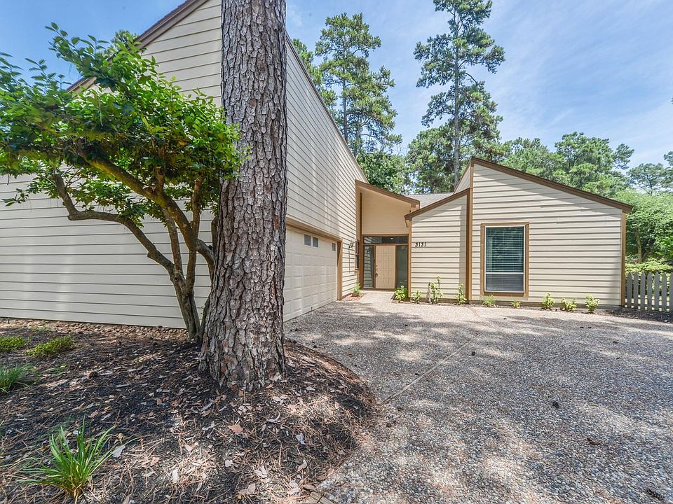 1st image of 3131 Royal Crescent Dr