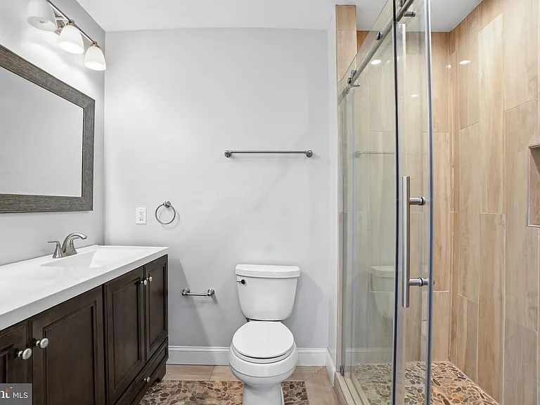 1118 Chicago St SE — Photo 12