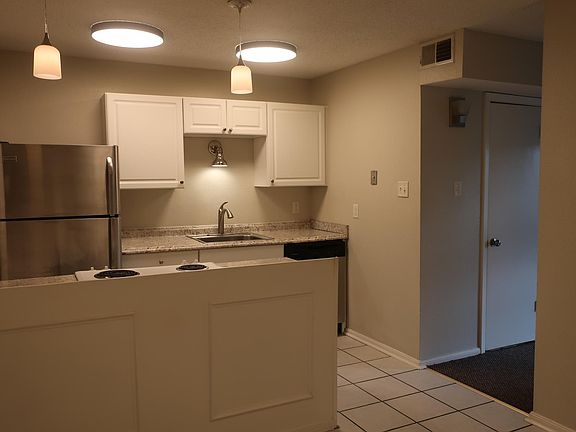 2nd image of 222 London Ave APT 201