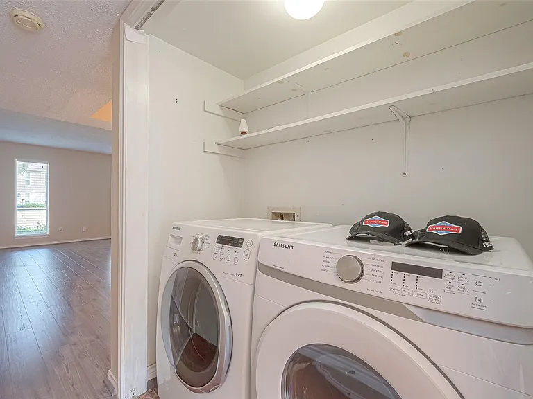 10217 Longmont Dr — Photo 18